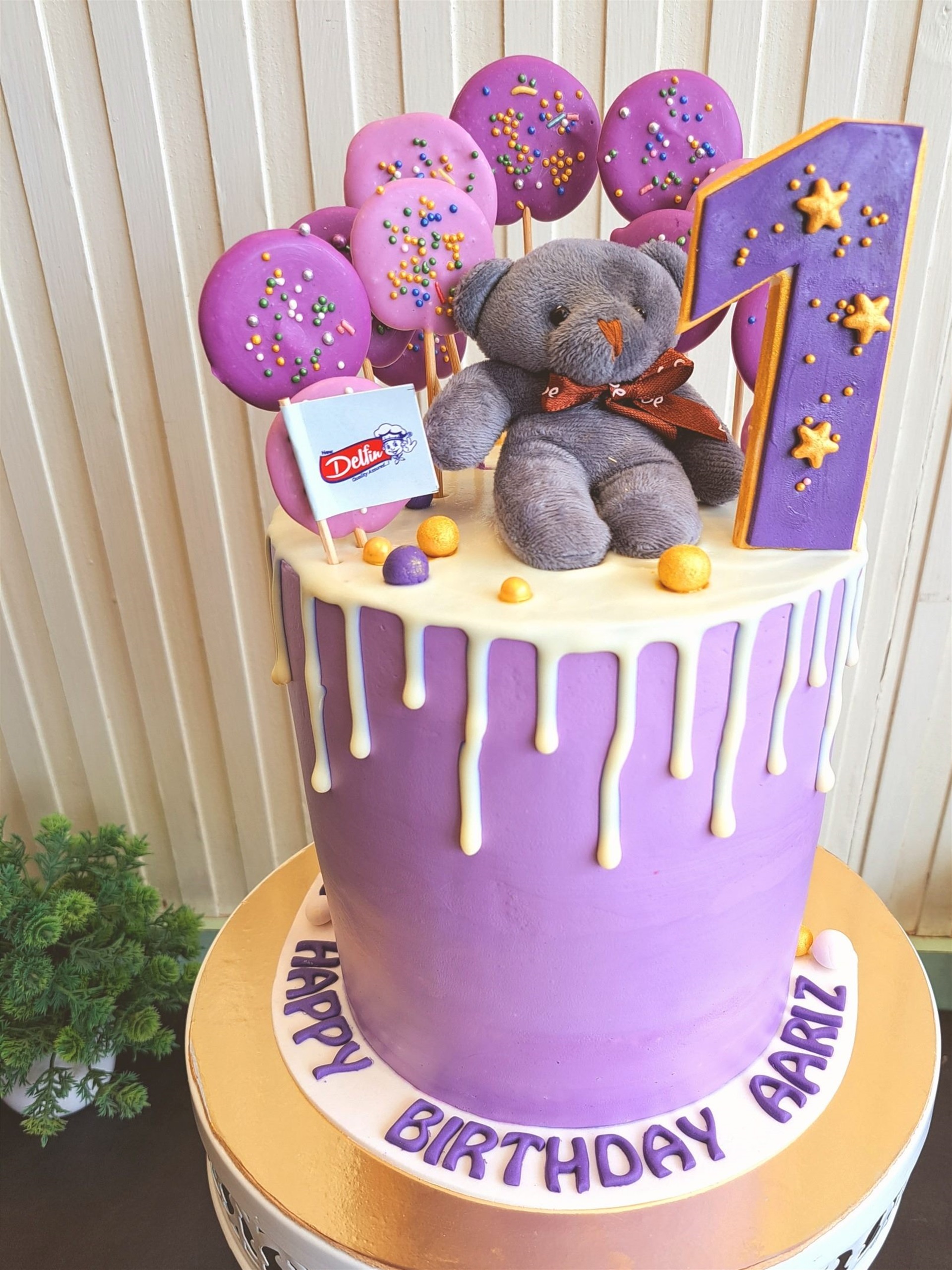 Customized cake
