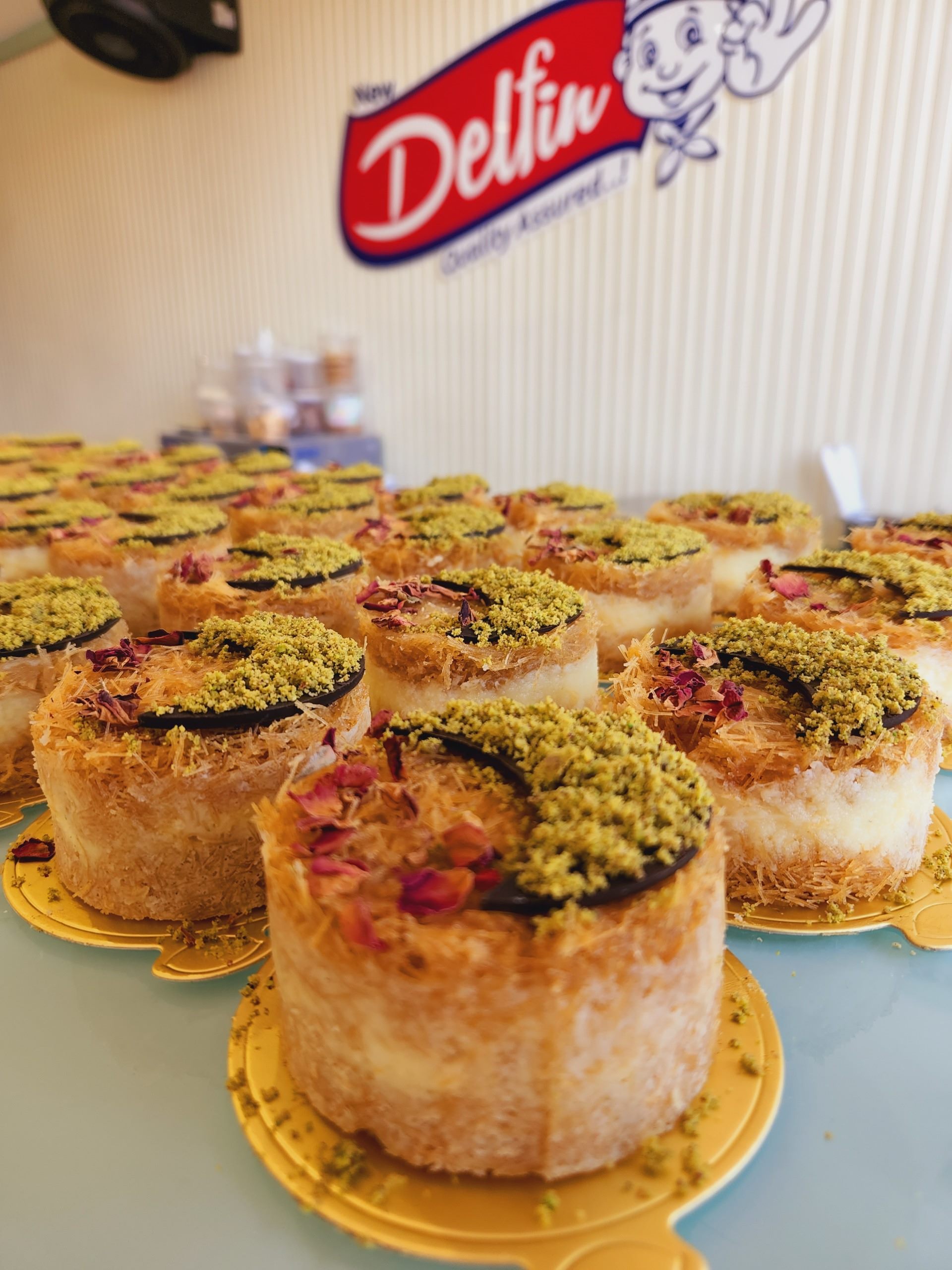 Kunafa mini cakes